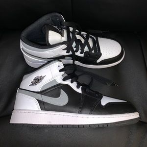 AUTHENTIC AIR JORDAN 1 MID 'WHITE SHADOW'